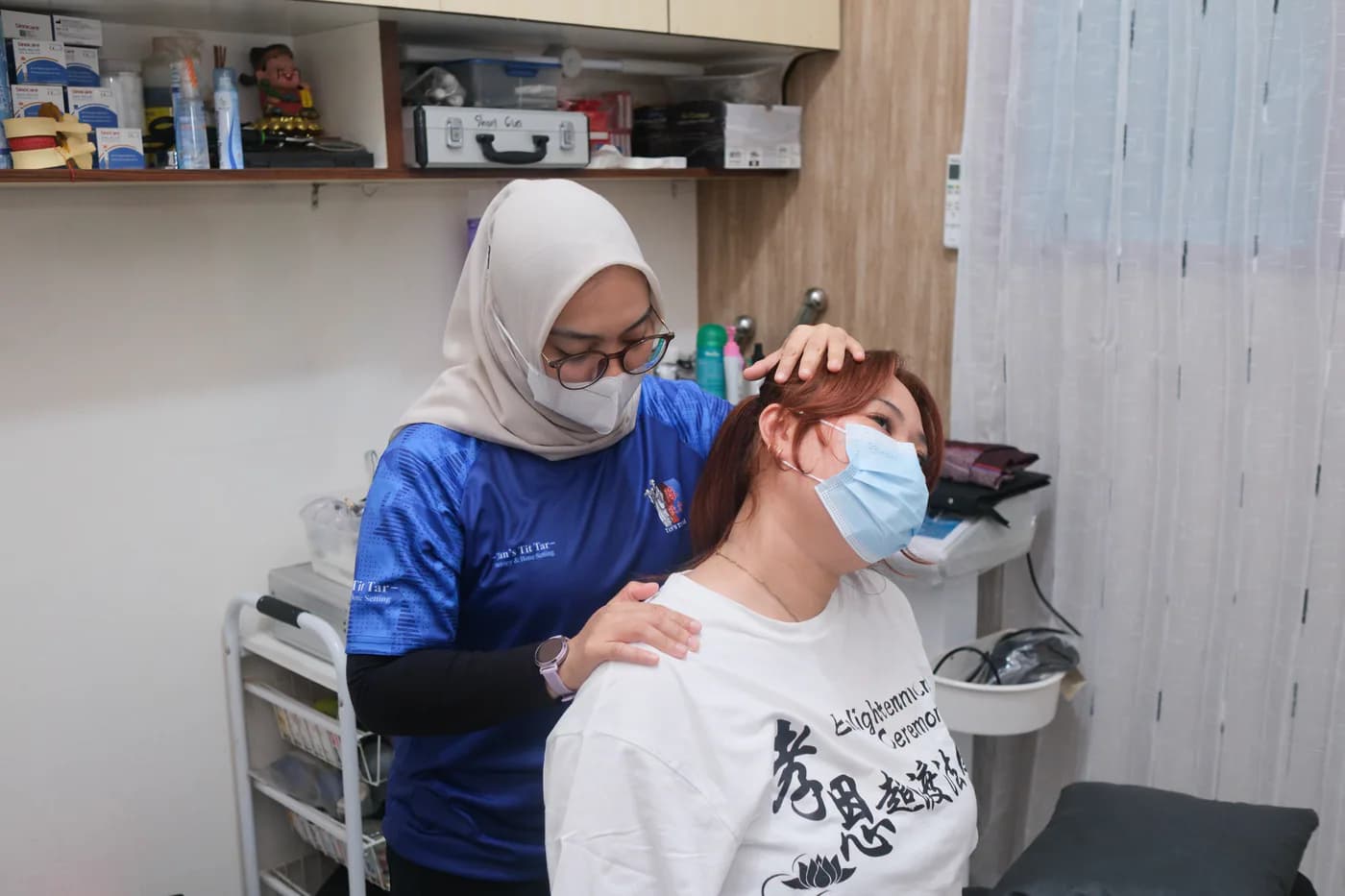 Terapis menyusun rencana terapi pasien