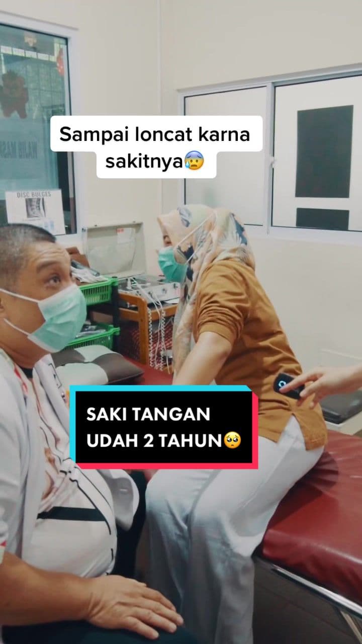Keluhan sakit pada pergelangan tangan